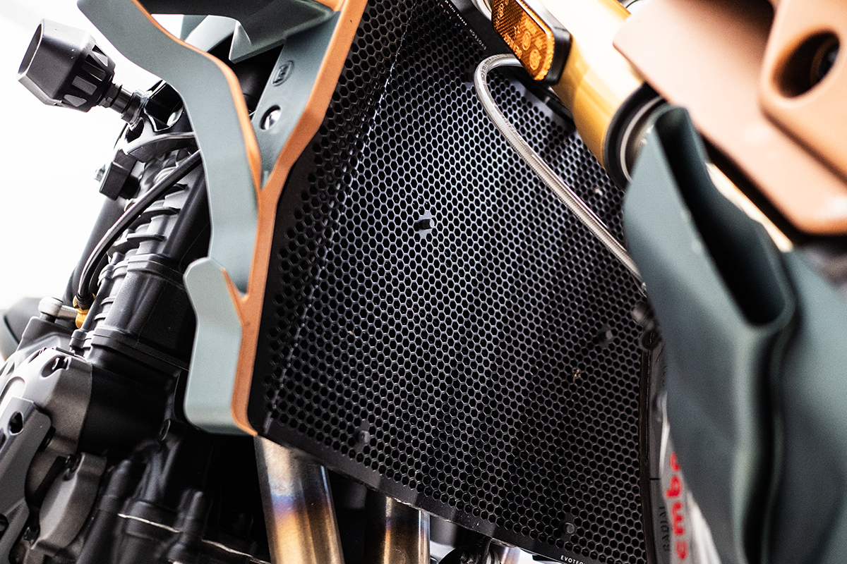 GRIGLIA RADIATORE SUPERIORE TRIUMPH SPEED TRIPLE 1200