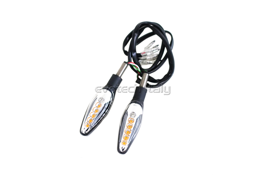 COPPIA DI INDICATORI DINAMICI A LED CON STOP E POSIZIONE INTEGRATA